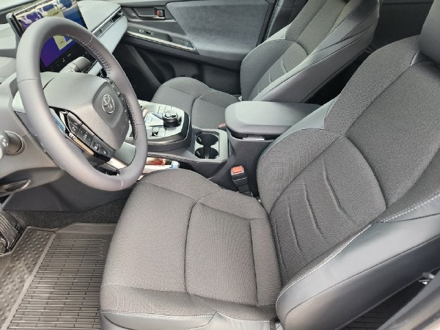 2027 Toyota C-HR SE