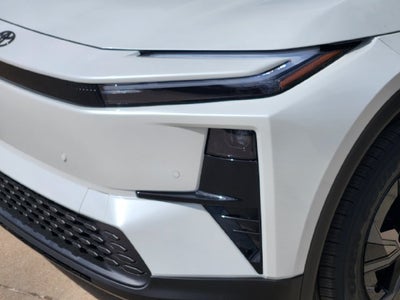 2027 Toyota C-HR SE